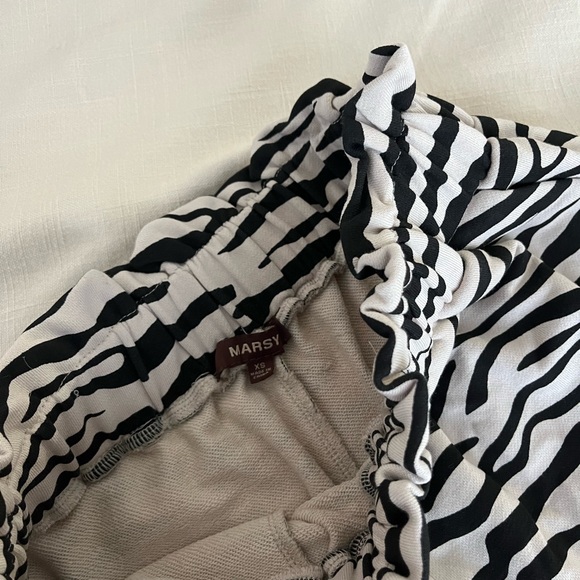 Marsy Zebra Shorts - Picture 2 of 3